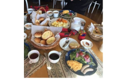 ライブ & 打ち上げ参加+朝食付き1泊のチケットです。ライブと打ち上げに参加してお酒を飲んでも、そのまま部屋に直行出来るので車の運転や終電の心配ご無用。翌朝は高原の空気の中で優雅に朝食を。■注
