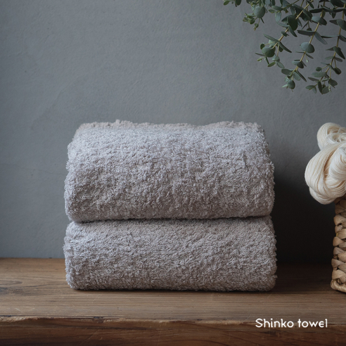 【TVで紹介！】おぅ！え～やん バスタオル（グレー）2枚【泉州タオル 国産 吸水 普段使い 無地 シンプル 日用品 家族 ファミリー】 G2686 1025243 - 大阪府泉佐野市