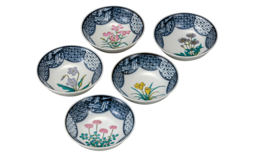 九谷焼　4.5号小鉢揃　草花絵変り （5枚セット）a01 食器 キッチン雑貨 キッチンアイテム 雑貨 小物 お皿 小皿 食卓 テーブルコーディネート  1028863 - 石川県能美市