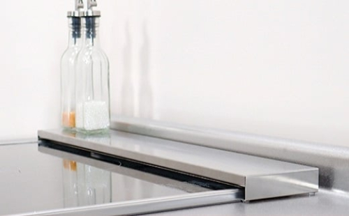 [キープロダクション]ステンレス伸縮式コンロ奥ラック 超Lowタイプ【 キッチン用品 燕三条製 】 FC011049