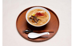 北海道で日本一ラーメンのおいしいまち上川町を町内のラーメン店13店で昭和63年に立ち上げた、創業以来満50年の味噌ラーメンのあさひ食堂の味噌ラーメンと平成29年上川町で創業の酒蔵、上川大雪酒造株式会社