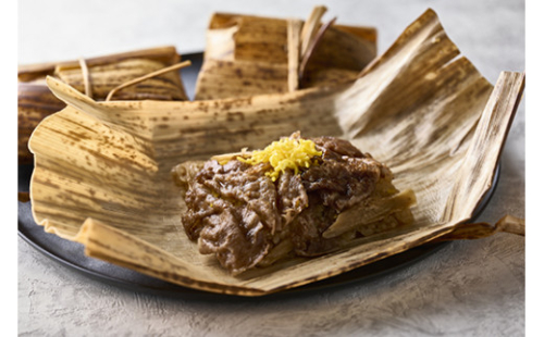 近江牛すき焼きおこわ　竹皮包み【W007W】 1200038 - 滋賀県近江八幡市