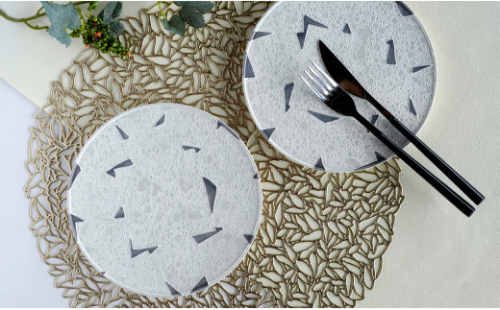 グレー角紋白泡雲銀 フラットプレート 2枚セット【松尾陶器】食器 器 うつわ 皿 メイン皿 プレート メインプレート ワンプレート セット ペア 泡 シルバー グレー モダン 食洗機対応 A50-310 121232 - 佐賀県有田町