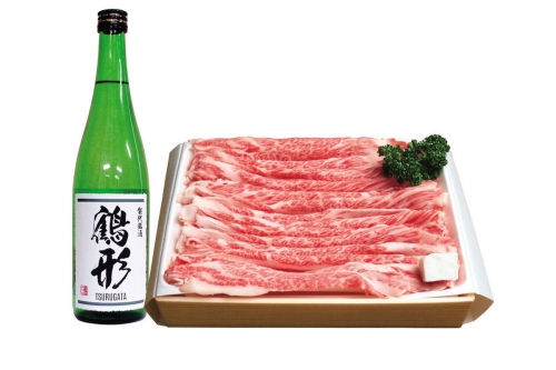 秋田県能代産　鶴形牛バラすきやき用・大吟醸「鶴形」セット