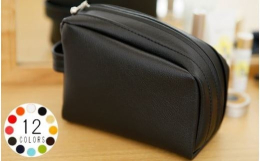 一見小さく見えるのですが実は大容量。持ち歩く化粧品のほかに、サプリメントケースやデジカメなども余裕で入ります。トラベルセットを入れたり、お出かけ時にちょっと持って行きたい小物等を入れるのにも便利。職人