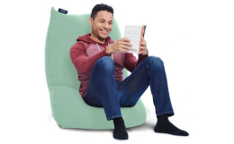 Yogibo Lite Premiumは、ベストセラーYogibo Maxをスリムに整えた細身のソファです。チェア・二人掛けソファなど様々な用途にお使いいただけます。全長約130cmと、少し小ぶりなL