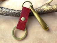 鹿革と真鍮のベルトフックキーホルダー【赤】革小物 レザー キーリング