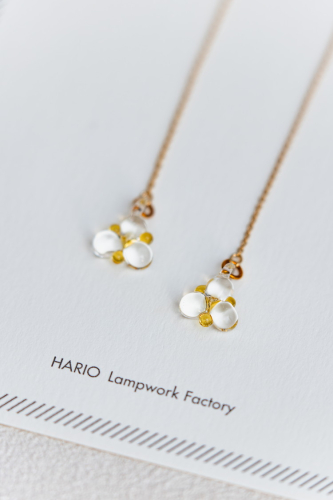 こがこもれびあーと　ピアス（ホタル） |  耐熱 ガラス アクセサリー ランプワークファクトリー 職人 繊細 フォーマル カジュアル ピアス 20代 30代 40代 _DP67 1331839 - 茨城県古河市