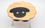 【創温手 順工房】木製「サフォーク羊の3本脚テーブル」（285㎜×285㎜×12㎜、高さ190㎜）