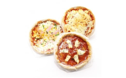 プレーンピザにはお好みのトッピングでお召し上がりください。セルロース不使用のチーズはクセが無く、素材を引き立たせてくれるのでどんな具材にも合います。【お召し上がり方】&star;ホットプレート