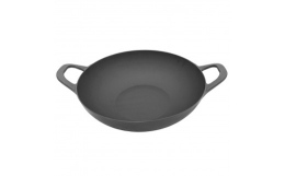 自社ブランド「岩鉄鉄器」の商品です。IHでも使用可能な中華鍋です。煮物、揚物、炒め物と万能です。錆びにくくメンテナンスの簡単な鉄器ですので是非ご体感ください。永くご愛用いただけますので、記念日 などの