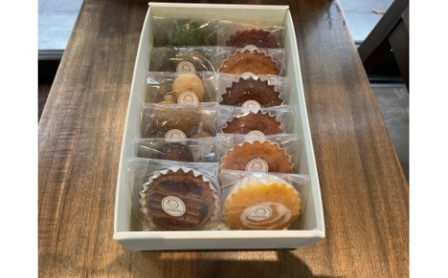 国産小麦とバターを使用した人気の焼菓子　PERITEI焼き菓子12個入り 1496472 - 兵庫県芦屋市
