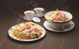 ■ちゃんぽん【しっとり半生麺】みろくやの麺は、煮込んでも、つるりとして歯切れの良い食感。最高級のこだわりの小麦粉を数種類ブレンドし、その日の天候に合わせて乾燥時間を調整。麺の太さ・長さにもこだわり、コ