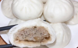 《ぶたまん》×《焼き餃子(生)》×《焼き小籠包(生)》《ぶたまん》白家園のぶたまんは、具材や味付けはもちろんですが、さらに具材を包む【皮】にもこだわっております！ふわふわ、もっちりの皮を研究し、具材と
