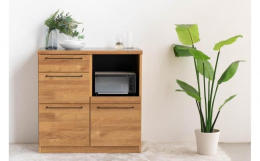 ミックスカラーでナチュラルシックに。ハンギング機能も便利なダイニングボードシリーズ。家電が置けるオープンスタイルのダイニングボード。背面は通気も兼ねたハンギング収納ができるラダータイプです。カウンター