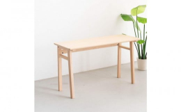120×45ｘ70の便利な丁度良いサイズ。フレームには北米産のオーク無垢材を使用しています。天板は美しいプライウッドを採用し、ミルフィーユ状の積層面が美しい仕上がりになっています。ワークデスク、パソコ