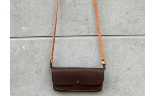 【八幡レザー 】お財布ポシェット（コゲチャ）【DP04W】 166305 - 滋賀県近江八幡市