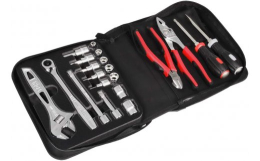 車・バイクの整備に最適なスタンダードな工具セット 質量：2.3 Kg サイズ：w355 x d250 x h180mm ケース寸法(幅×奥行×高さ)(mm)250×200×70 差込角9.5mm(3/