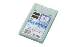 強力保冷剤「氷点下パックシリーズ」の倍速凍結タイプ。事前準備の凍結時間が約18〜24時間(※1)と従来品の約半分に。しかも一般的な保冷剤の約8倍の保冷能力をキープ。食べ物や飲み物はもちろん、冷凍食品や