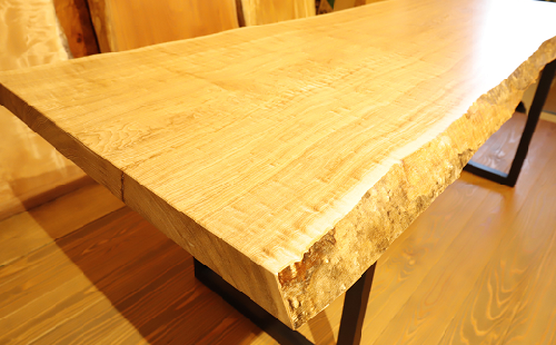 タモ杢の一枚板テーブル 　１点物【杢美】 175092 - 和歌山県新宮市