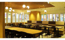 二子玉川駅直結の抜群のロケーションとモダンクラシックな空間の中、朝から夜まで気軽に利用できる居心地の良い空間を提供します。？カフェメニューは、パンを中心に、シーンに合わせたメニューをラインナップ。トー