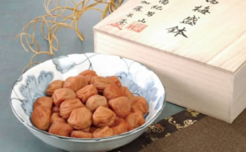 【ギフト】南紀男山焼き盛鉢入 　うす塩味梅800g 199497 - 和歌山県有田川町