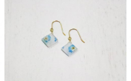 【七宝】青い花のピアス SV（金色・S）- ギフト包装付き -