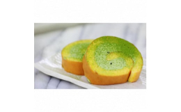こだわり抜いた濃厚な卵をたっぷりと使用した生地の中に、限界まで抹茶を加えた濃厚抹茶クリームと大納言小豆をたっぷり詰めた逸品ロールケーキです。お好みで追い抹茶をかけてお召し上がりください。■生産者の声三