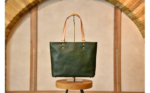 近江牛レザーを贅沢に使った　本革トートバッグ　ディープグリーン【CC38W】 2080631 - 滋賀県近江八幡市