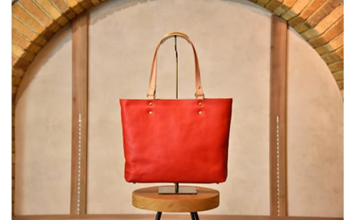 近江牛レザーを贅沢に使った　本革トートバッグ　ルビーレッド【CC39W】 2080634 - 滋賀県近江八幡市