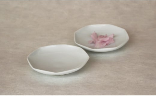 伝統工芸士 白須美紀子作【白磁 八角小皿二枚組】有田焼 A24-18 210464 - 佐賀県有田町