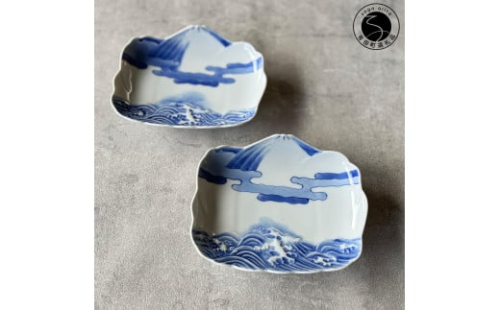 有田焼 染付霊峰富士に波濤文 小向付 2枚 【有田焼 花伝作】食器 器 和皿 皿 小皿 伝統文様 縁起物 富士山 A40-360 2141147 - 佐賀県有田町