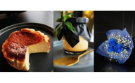 048-017　お花屋さんの下諏訪バスクチーズケーキ＆下諏訪町プリン8個＆青いバラ3本とかすみ草の花束