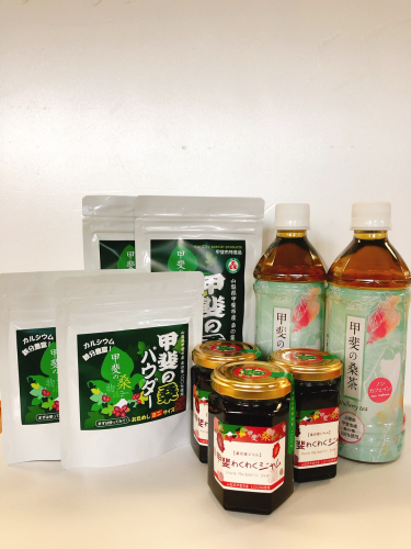 甲斐の桑物語　桑の実ジャムと甲斐の桑茶ペットボトルセットと甲斐の桑パウダーセット [山梨 桑 お茶 ジャム 無添加] 2162536 - 山梨県甲斐市