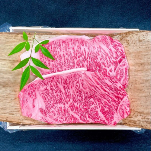 【伊賀忍者ビーフ】肉の横綱　希少な伊賀牛　サーロイン　200g×2枚　ステーキ　霜降り肉　三重県　名張市　冷蔵　チルド[0525]3-い 2195012 - 三重県名張市