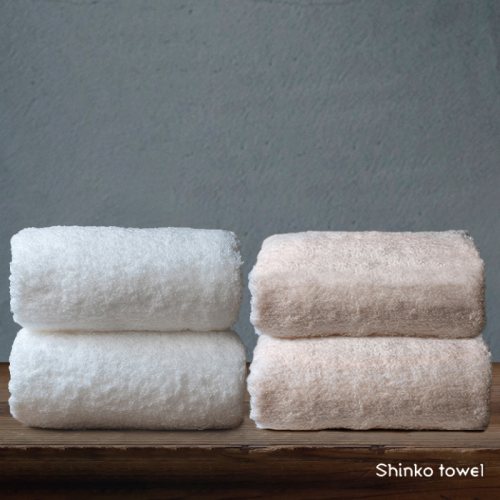 【TVで紹介！】おぅ！え～やん バスタオル（桜色 ホワイト）4枚【泉州タオル 国産 吸水 普段使い 無地 シンプル 日用品 家族 ファミリー】  099H4278 2231157 - 大阪府泉佐野市