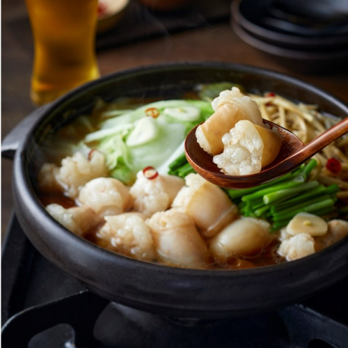 AD144.【天神ホルモン】丸腸もつ鍋（2人前×2セット）【もつ鍋・醤油味】 2236470 - 福岡県新宮町