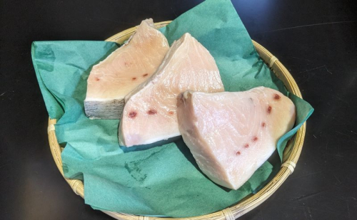 北海道 厚岸産  3D冷凍 メカジキ（500g×1パック）カジキマグロ 魚 2242805 - 北海道厚岸町