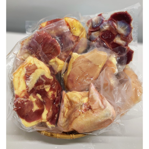 京都府京丹後産　京地鶏大満足セット（モモ肉・ムネ肉・手羽先・手羽元）　合計約1.6kg 鶏スキ鍋、親子丼、BBQなど 2244617 - 京都府京丹後市