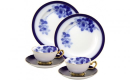 【ふるさと納税】カップ & ソーサー＆20cmケーキ皿ペアセット大倉陶園100周年記念（ブルーローズR）〈大倉陶園〉