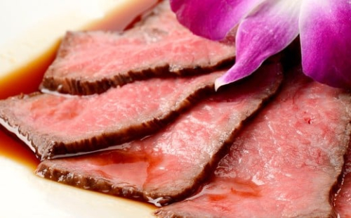 近江牛 サーロインローストビーフ 約250g×1個 【たわら屋】 高級 牛肉 和牛 肉 お肉 ソース入り ソース付き お祝い 贈り物 2362348 - 静岡県菊川市