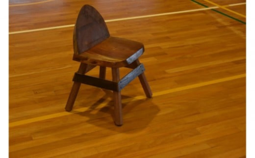 高校生が作った　空き家の廃材を使ったＲｅｌａｘ　Ｃｈａｉｒ 2389298 - 鳥取県三朝町
