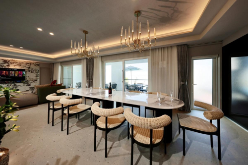 旅行 宿泊利用券 Crystal Villa 南城 50,000円宿泊券 ( 沖縄県南城市・A,B,C,D,E棟にて利用可 ) 2432576 - 沖縄県南城市