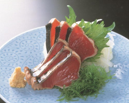 a07-170d　元祖いしはらがたたき　かつおたたき黒潮造り200ｇ 2434900 - 静岡県焼津市