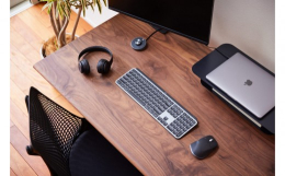 【ふるさと納税】【幅180cm 奥行80cm 厚み3cm】【ウォールナット】電動昇降デスク 無垢材 パソコンデスク WAAKstandingPro