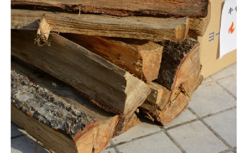 【アウトドアに最適！】京都府産　南山城村こだわりの薪（広葉樹：クヌギ・樫）約9kg 2494351 - 京都府南山城村