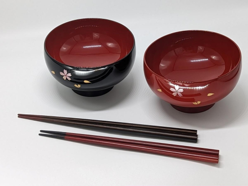 川連漆器 福汁椀 夫婦桜 塗分け箸セット 漆器 汁椀 福汁椀 夫婦椀 夫婦セット ペア 食器 和食器 日本製 伝統工芸 工芸品 秋田 秋田県 湯沢 【秋田県漆器工業協同組合】[H5-5401] 2505878 - 秋田県湯沢市