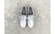 軽量メダリオンシューズ　【シルバー / サイズ　26.0センチ】