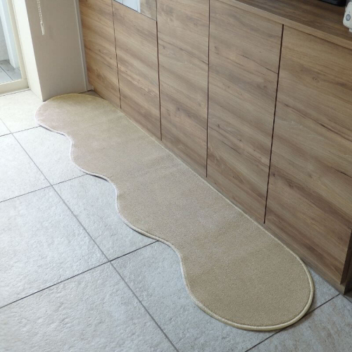 北欧風キッチンマット ラグマットタイプ 45×210cm ピーナッツ型 アッシュベージュ 抗菌防臭 SEK 織人しきもの屋工房 diw0043 2551756 - 大阪府泉佐野市