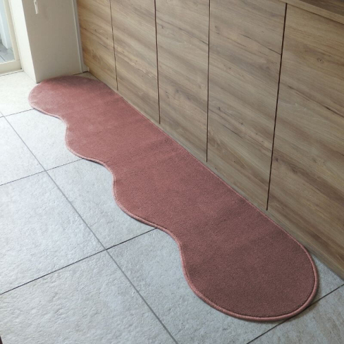 北欧風キッチンマット ラグマットタイプ 45×240cm ピーナッツ型 ライトマホガニー 抗菌防臭 SEK 織人しきもの屋工房 diw0094 2551818 - 大阪府泉佐野市